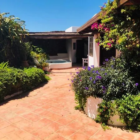 Beautiful 3-bed In Nyaraló Mácher