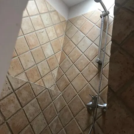 Beautiful 3-bed In Mácher