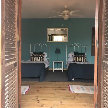 Beautiful 3-bed In 펜션 *